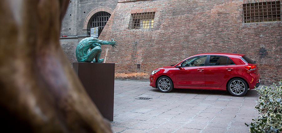 La nuova Kia Rio si distingue per la silhouette laterale equilibrata, adatta al gusto italiano