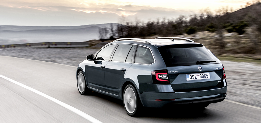 Ridisegnato il posteriore della Skoda Octavia che risulta più vigoroso