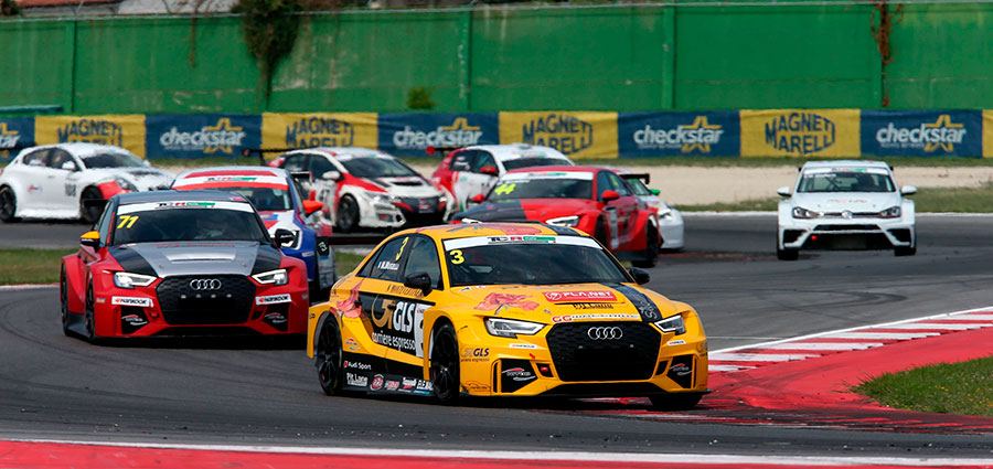 Bene, soprattutto in gara 2, Massimiliano Mugelli con l'Audi RS3 LMS