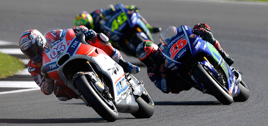 L'ordine di arrivo a Silverstone: Andrea Dovizioso, Maverick Vinales e Valentino Rossi 