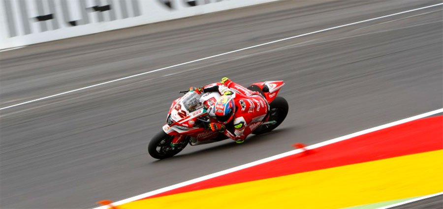 Ottimo Lorenzo Savadori migliore ufficiale Aprilia in gara 1 con il settimo posto 