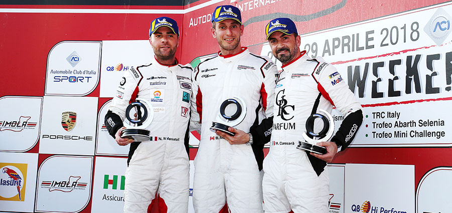 Il podio di gara 1 della Michelin Cup con Bashar Mardini, Marco Cassarà e Alex De Giacomi