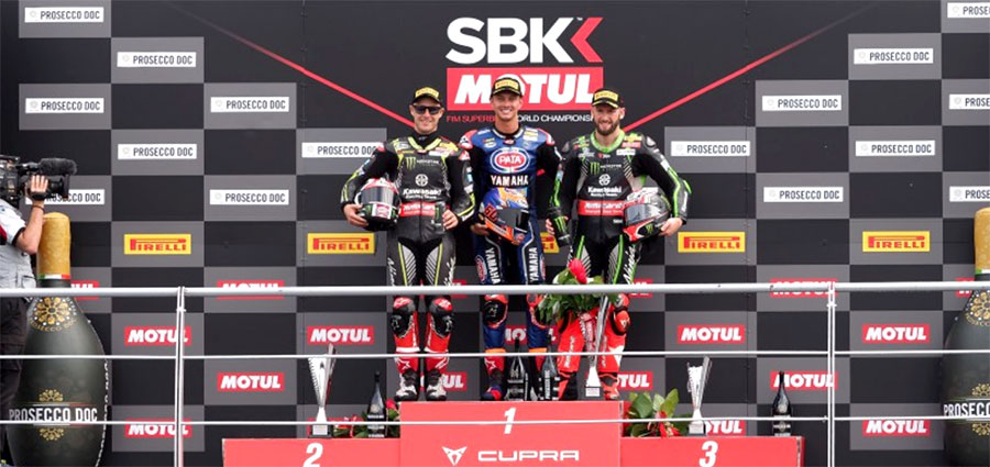 Il podio di gara 1 della WSBK a Donington