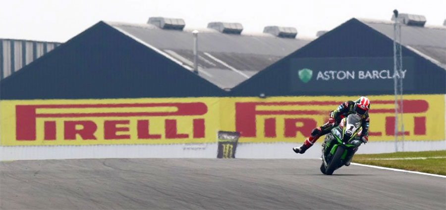 Ad un sempre competitivo Jonathan Rea sfugge di un soffio il successo in entrambe le manche