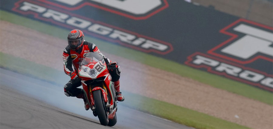 Qualche punto anche per Jordi Torres con la MV Agusta 1000 F4 grazie a un undicesimo e un nono posto