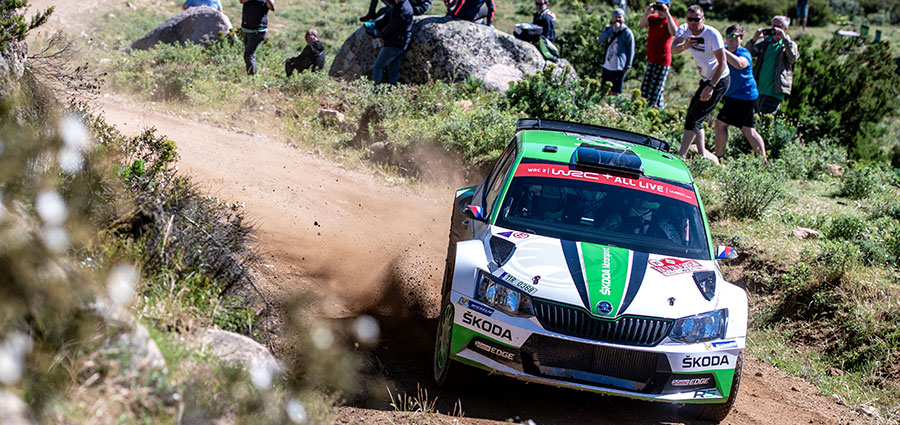 Si destreggia bene sugli sterrati del Rally Italia Sardegna anche Jan Kopecky con la Skoda Fabia R5 