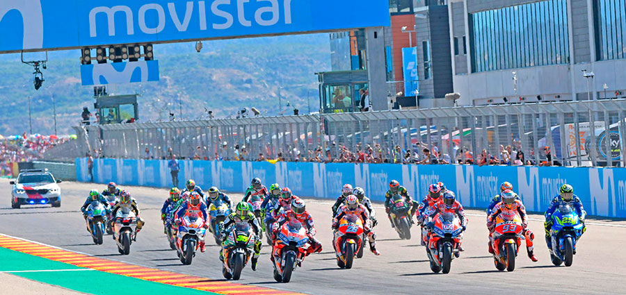 Lo start della MotoGP ad Aragon (Foto Cavalleri-Betti)