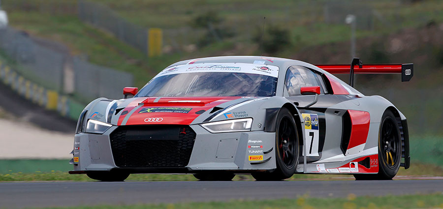 Completa il podio l’Audi R8 LMS di Bar Baruch affiancato per l'occasione dal giovanissimo Mattia Drudi, libero da impegni Porsche