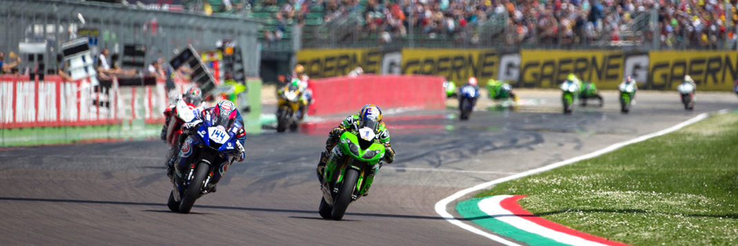 Kenan Sofuoglu impone la sua legge a Imola regolando il leader di campionato Lucas Mahias