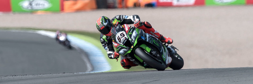 Tom Sykes grande protagonista di gara 1 nella tappa WSBK di Donington