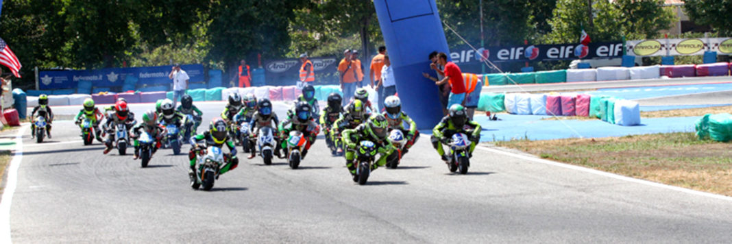 Lo start della Junior B del Campionato Italiano Minimoto al Circuito Christel Village di Campo di Carne