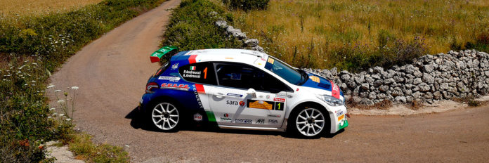 En plein di Paolo Andreucci ed Anna Andreussi con la Peugeot 208 T16 R5 al Rally del Salento