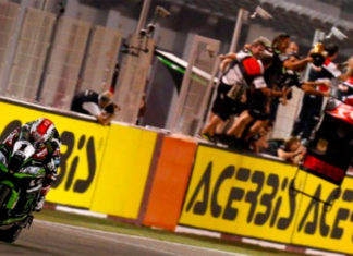 WSBK, passerella per Rea ma Davies finisce secondo Strepitosa doppietta di Jonathan Rea al doppio evento in notturna di Losail