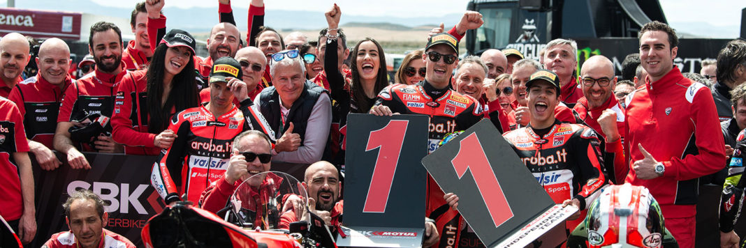 WSBK-Aragon-Davies Chaz Davies festeggia la vittoria di gara 2