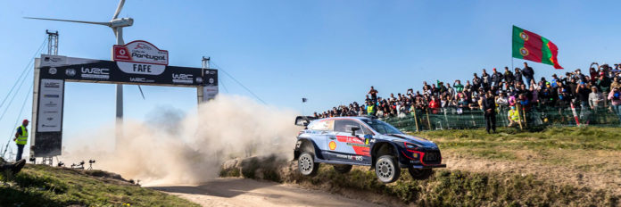 Thierry Neuville e Nicolas Gilsoul a bordo della Hyundai i20 Coupé Wrc vincono il Rally del Portogallo