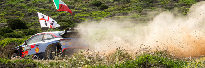 Andreas Mikkelsen con la Hyundai i20 Coupé Wrc è il protagonista della prima parte di gara del Rally Italia Sardegna
