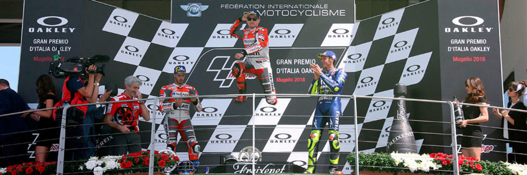 MotoGP-Mugello-Podio Il podio della MotoGP al Mugello con la coppia Ducati Lorenzo-Dovizioso e l'inossidabile Rossi (Foto Cavalleri-Betti)