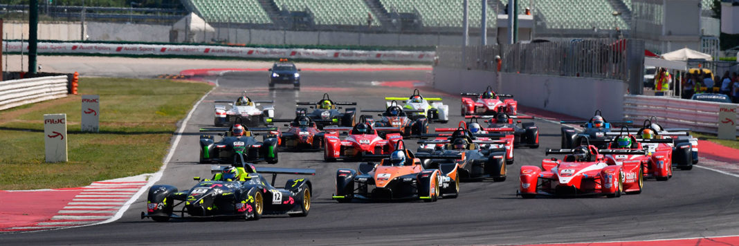 La partenza di gara 2 del Campionato Italiano Sport Prototipi a Misano