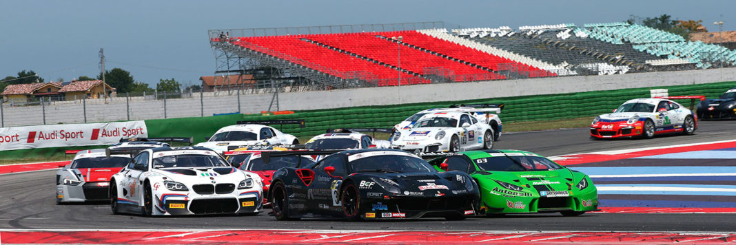 La partenza di gara 2 del Campionato Italiano GT al Misano World Circuit