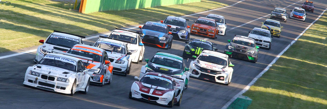 Coppa-Italia-Monza Grppo affollato ed agguerrito allo start della Coppa Italia Turismo a Monza