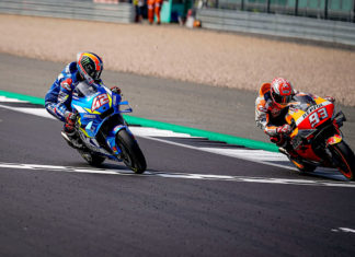 MotoGP, a Silverstone Marquez inciampa su Rins