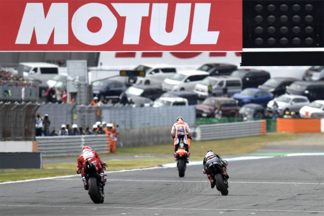 MotoGP-2019-Motegi-Arrivo Con lo scudetto di Campione del Mondo già cucito sulla casacca, Marc Marquez non perde la concentrazione e si aggiudica anche la tappa giapponese di MotoGP a Motegi