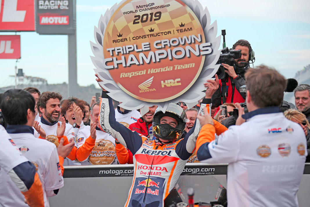 Miglior pilota, miglior team e migliore Casa Costruttrice 2019, questo il bottino di Marc Marquez, l'uomo dei record della MotoGP in questa stagione (Foto Cavalleri-Betti)