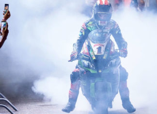 WSBK, in Qatar si chiude l’anno da record di Jonathan Rea Jonathan Rea chiude in bellezza la stagione 2019 della WSBK vincendo tutte e tre le gare in programma sul circuito del Qatar
