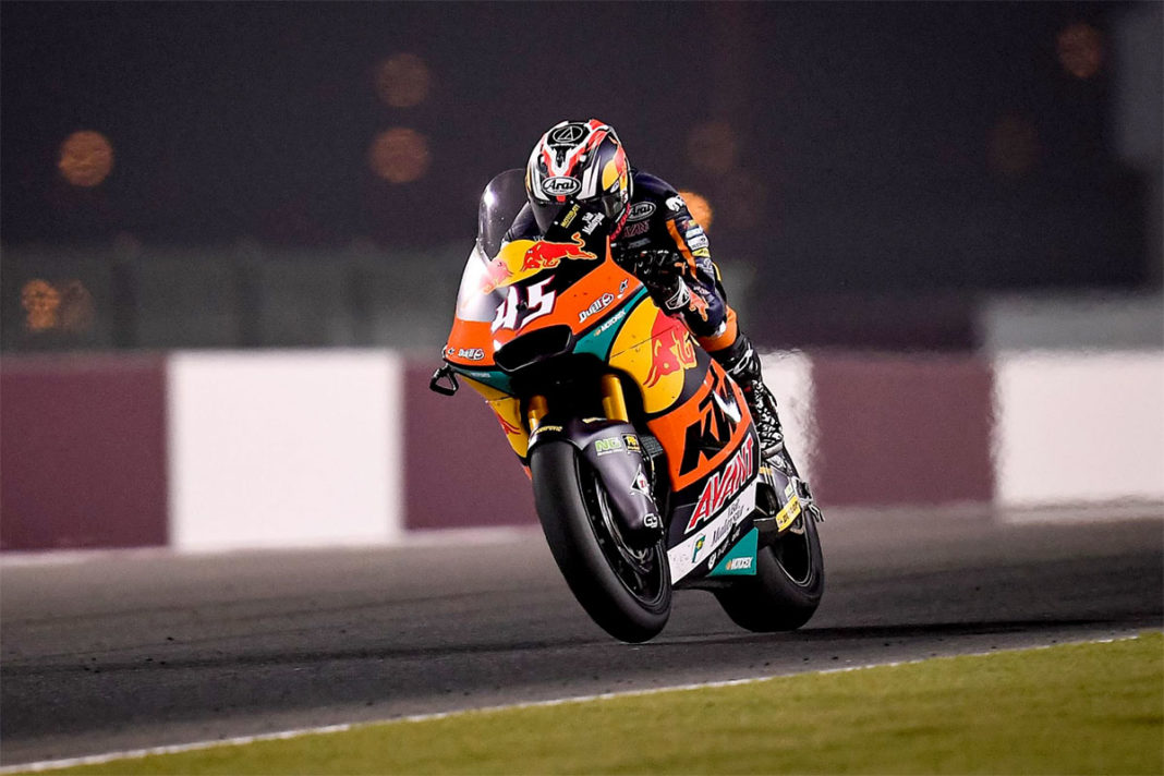 Tetsuta Nagashima con la Kalex di Red Bull Ajo si aggiudica la prima tappa della Moto2 sul circuito di Losail in Qatar