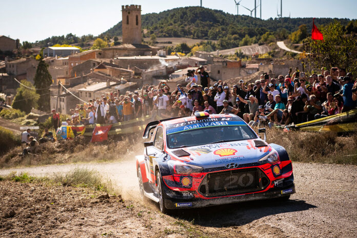 Thierry Neuville e Nicolas Gilsoul con la Hyundai i20 Coupé WRC si aggiudicano la tappa del WRC del Rally di Spagna Catalunya-Costa Daurada