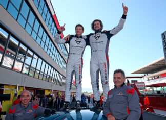 TCR Endurance, al Mugello gli Altoè campioni nella nebbia Gioiscono Giacomo e Giovanni Altoè che con la Cupra TCR si aggiudicano il titolo Endurance 2019