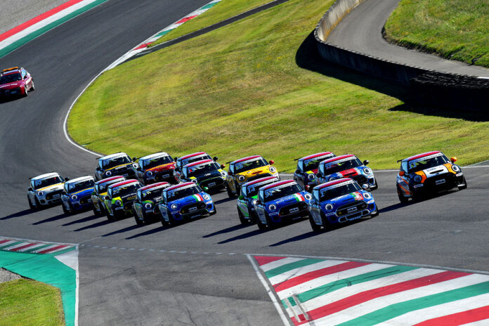 Mini-Challenge-2020-Mugello-Start